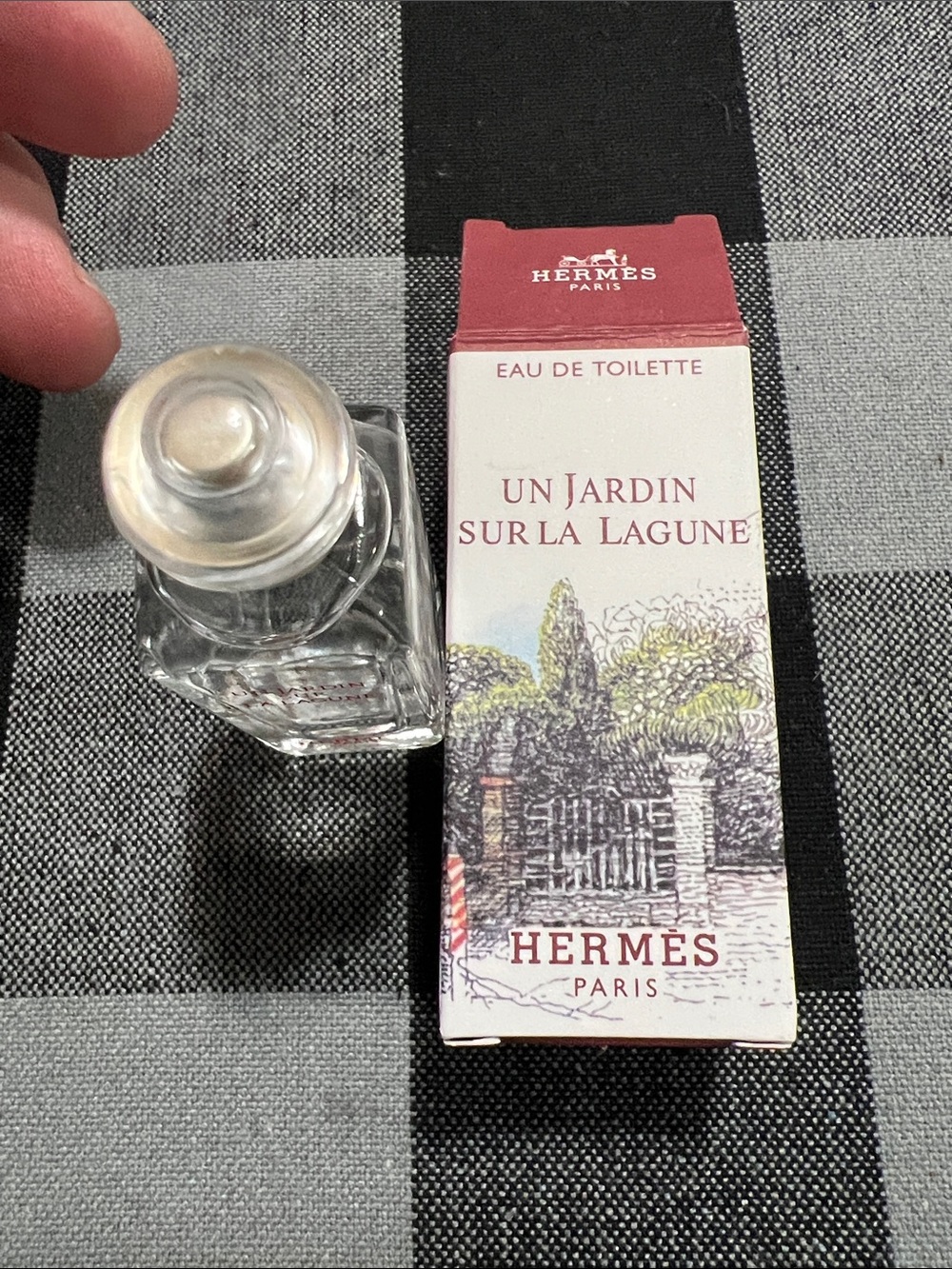 New Hermès Un Jardin Sur La Lagune Mini — White & Red Accents